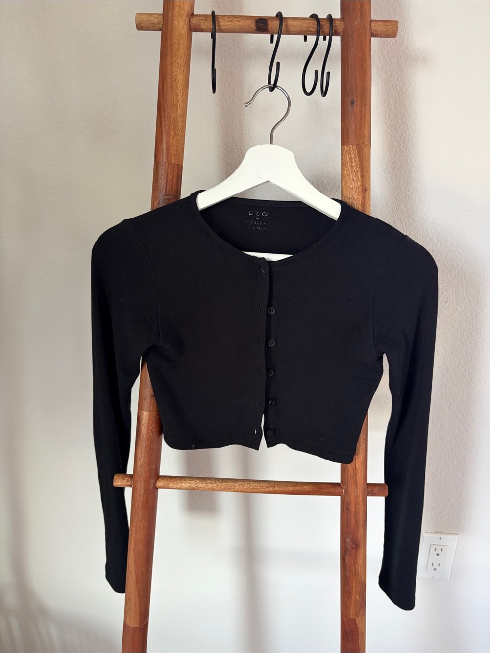 CLO Black Cropped Button-Up Long Sleeve Top